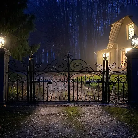 La Maison Du Cavalier, Chateau De Lavenue Holiday home *