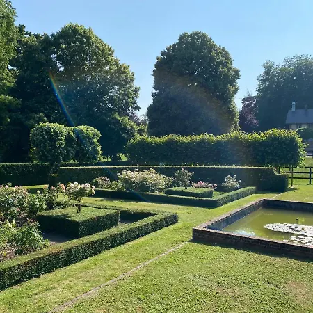 La Maison Du Cavalier, Chateau De Lavenue *