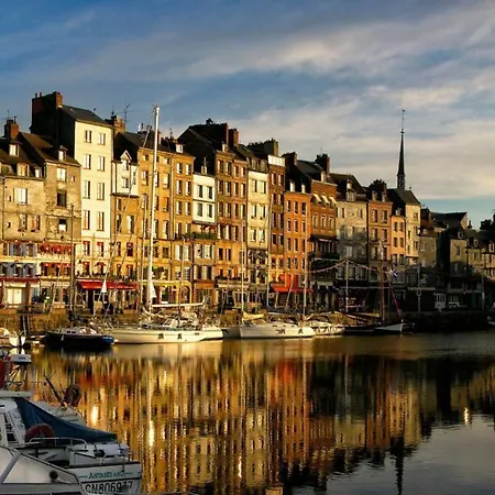 La Maison Du Cavalier, Chateau De Lavenue