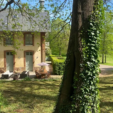Casa de Férias La Maison Du Cavalier, Chateau De Lavenue Pierrefitte-en-Auge