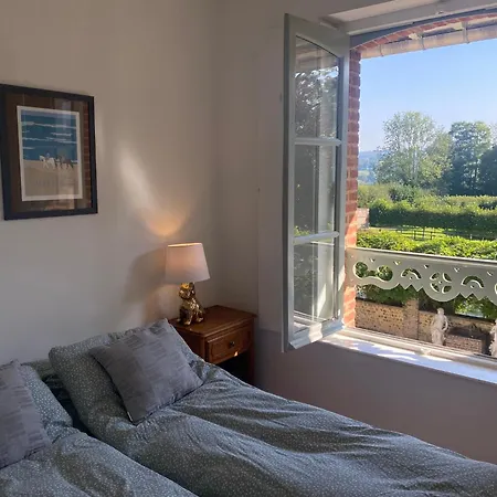 La Maison Du Cavalier, Chateau De Lavenue * Pierrefitte-en-Auge