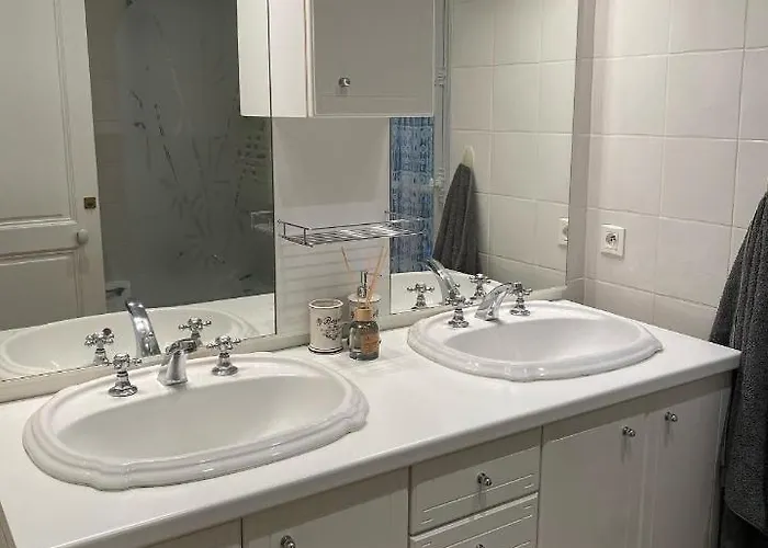 La Maison Du Cavalier, Chateau De Lavenue