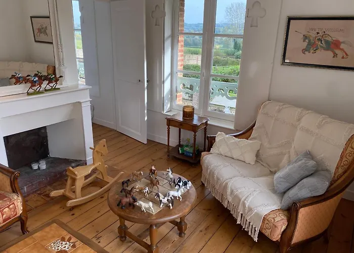 La Maison Du Cavalier, Chateau De Lavenue Holiday home