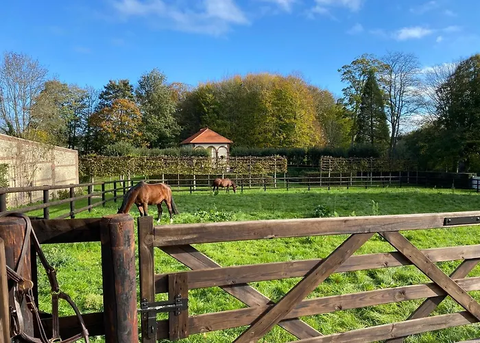 La Maison Du Cavalier, Chateau De Lavenue Holiday home *