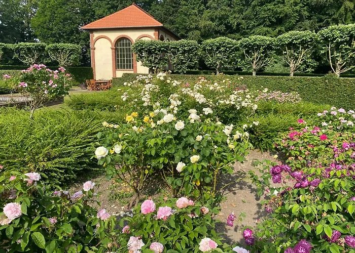 Holiday home La Maison Du Cavalier, Chateau De Lavenue *