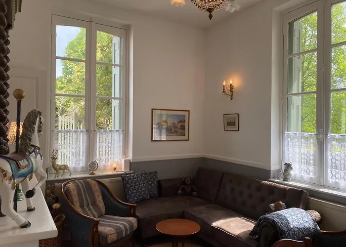 La Maison Du Cavalier, Chateau De Lavenue