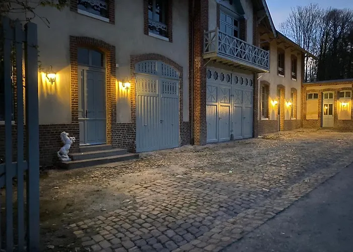 Casa de Férias La Maison Du Cavalier, Chateau De Lavenue Pierrefitte-en-Auge