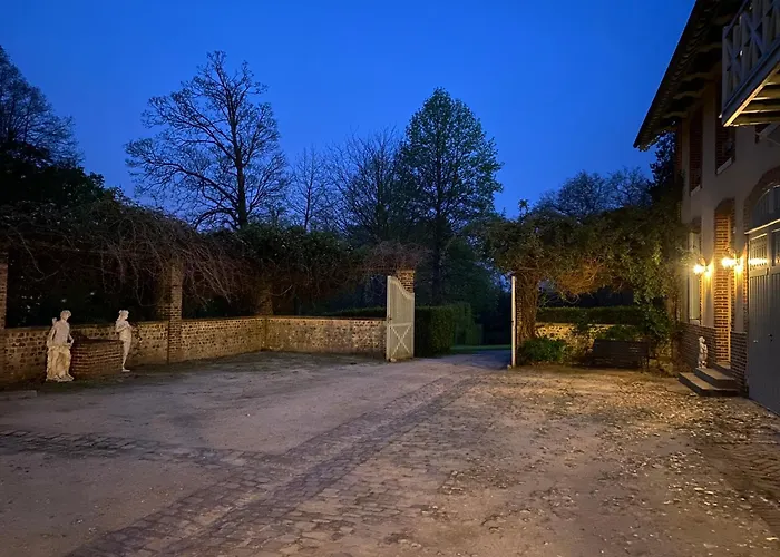 La Maison Du Cavalier, Chateau De Lavenue *