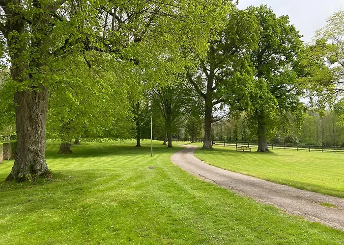 Holiday home La Maison Du Cavalier, Chateau De Lavenue *