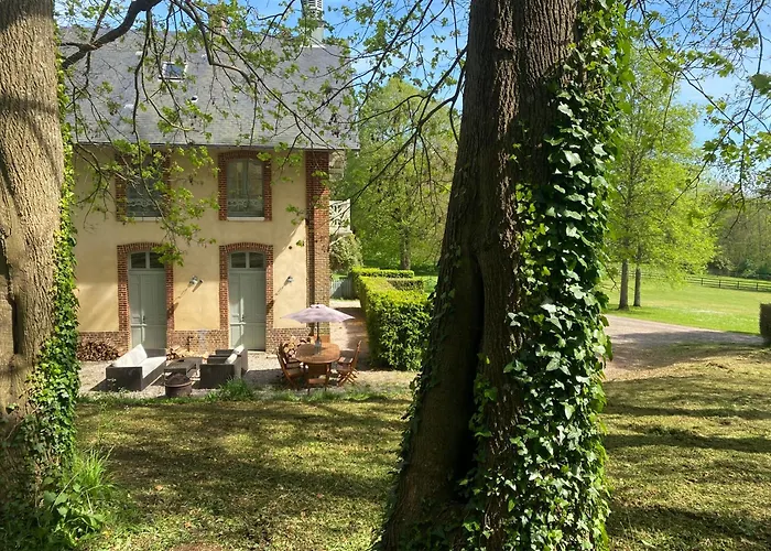 Holiday home La Maison Du Cavalier, Chateau De Lavenue Pierrefitte-en-Auge