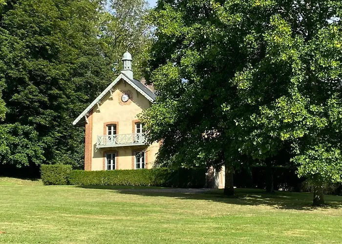 Holiday home La Maison Du Cavalier, Chateau De Lavenue