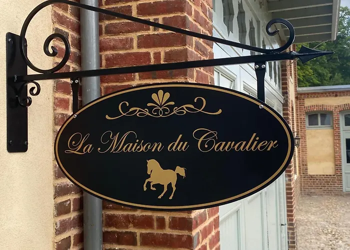 La Maison Du Cavalier, Chateau De Lavenue Holiday home