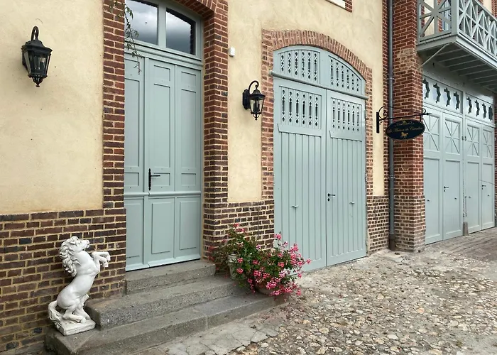 La Maison Du Cavalier, Chateau De Lavenue Holiday home