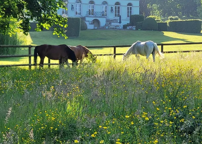 La Maison Du Cavalier, Chateau De Lavenue * Pierrefitte-en-Auge